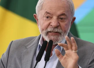 Lula manda recado a Ancelotti e pede que seleção jogue a Copa com alma Lula manda recado a Ancelotti e pede que seleção jogue a Copa com alma