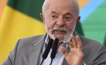 Lula manda recado a Ancelotti e pede que seleção jogue a Copa com alma Lula manda recado a Ancelotti e pede que seleção jogue a Copa com alma