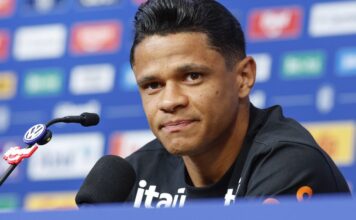 Aposta de Ancelotti, Douglas Santos explica apoio tático a Vini Jr. Aposta de Ancelotti, Douglas Santos explica apoio tático a Vini Jr.