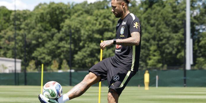 Neymar volta a treinar com a seleção a 2 dias Neymar volta a treinar com a seleção a 2 dias do jogo contra o Haiti