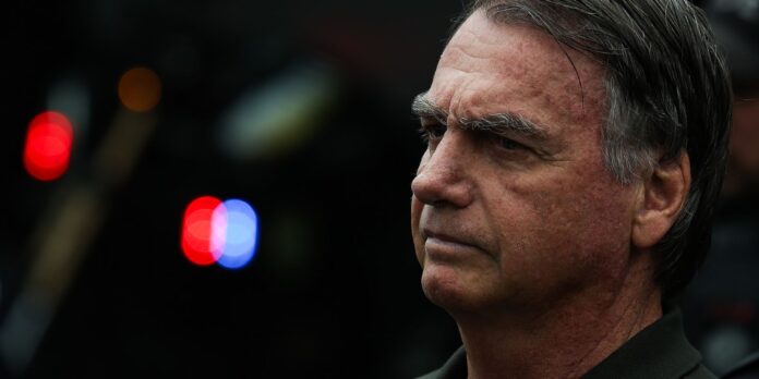 Moraes autoriza depoimento de Bolsonaro sobre arma apreendida Moraes autoriza depoimento de Bolsonaro sobre arma apreendida
