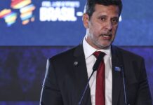 Ministro celebra queda do analfabetismo no país e fala em erradicação Ministro celebra queda do analfabetismo no país e fala em erradicação