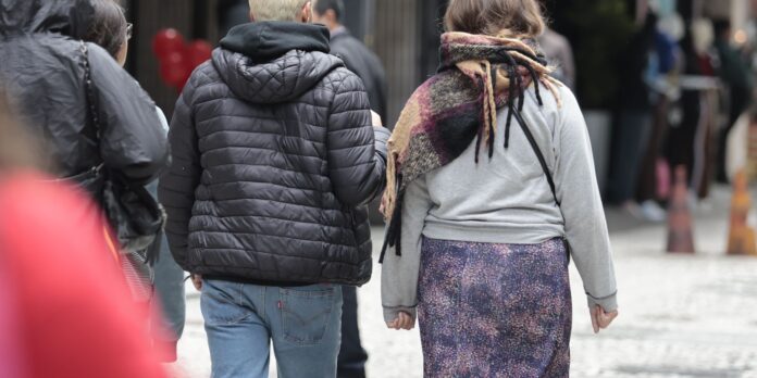 Inverno chega com frio intenso no Sul e calor em Inverno chega com frio intenso no Sul e calor em boa parte do país