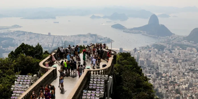 Brasil recebe quase 500 mil turistas internacionais em maio Brasil recebe quase 500 mil turistas internacionais em maio