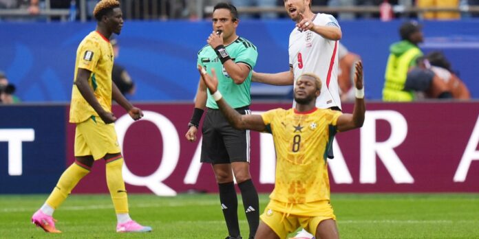 Gana segura Inglaterra e duelo de líderes do Grupo L Gana segura Inglaterra e duelo de líderes do Grupo L não sai do zero