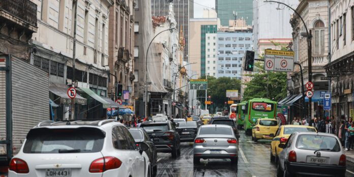 RJ: Maioria dos veículos roubados está em áreas controladas pelo RJ: Maioria dos veículos roubados está em áreas controladas pelo crime