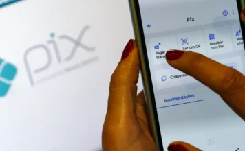 Celular responde por 80% das transações bancárias feitas no país Celular responde por 80% das transações bancárias feitas no país