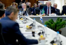 Lula defende integração e critica polarização no Mercosul Lula defende integração e critica polarização no Mercosul