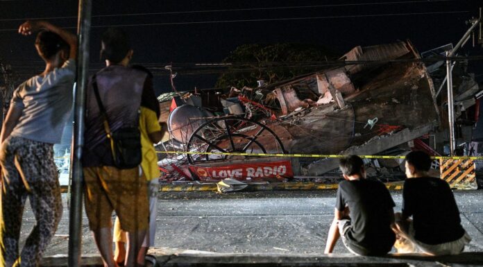 Terremoto de magnitude 7,8 atinge sul das Filipinas