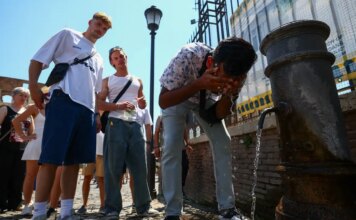 França: 40 pessoas morrem afogadas em meio a onda de calor