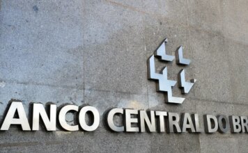 Mercado financeiro eleva previsão da Selic para 13,75% ao ano