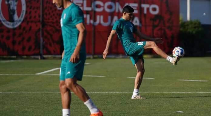 Em carta deixada em vestiário, seleção iraniana pede paz entre nações