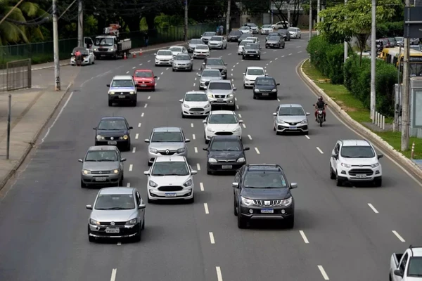 transito-em-salvador-3181393-article.webp