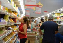 Cesta básica fica mais cara em 17 capitais brasileiras em junho