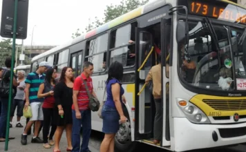 Rodoviários do Rio suspendem greve até segunda-feira Rodoviários do Rio suspendem greve até segunda-feira