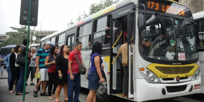 Rodoviários do Rio suspendem greve até segunda-feira Rodoviários do Rio suspendem greve até segunda-feira