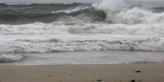 Marinha alerta para ressaca no litoral do Rio