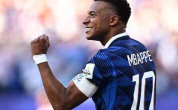 Futebol, política e personagens improváveis: a Copa do Mundo até agora De pênalti, França vence retranca do Paraguai e se classifica na Copa
