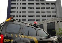 PF tem 10 dias para ouvir Flávio em caso de calúnia contra Lula PF tem 10 dias para ouvir Flávio em caso de calúnia contra Lula