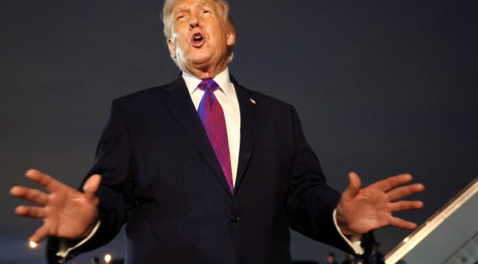Sem previsão de acordo, prazo para tarifaço dos EUA vence esta quarta Trump diz que aceita retomar negociações com Irã