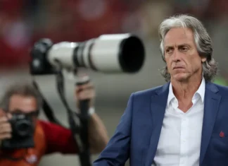 Jorge Jesus assume Portugal e polemiza sobre Neymar: “Está acabado” Jorge Jesus assume Portugal e polemiza sobre Neymar: "Está acabado"