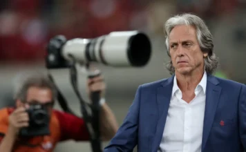 Jorge Jesus assume Portugal e polemiza sobre Neymar: “Está acabado” Jorge Jesus assume Portugal e polemiza sobre Neymar: "Está acabado"