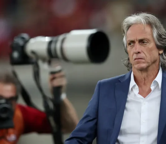Jorge Jesus assume Portugal e polemiza sobre Neymar: “Está acabado” Jorge Jesus assume Portugal e polemiza sobre Neymar: "Está acabado"