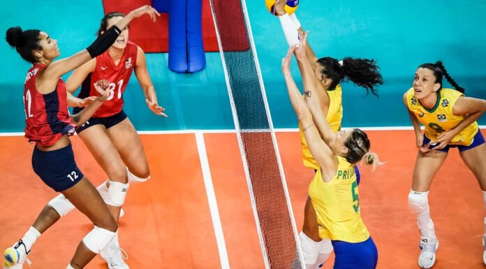 Brasil é superado pelos Estados Unidos por 3 a 0 no vôlei feminino Brasil é superado pelos Estados Unidos por 3 a 0 no vôlei feminino