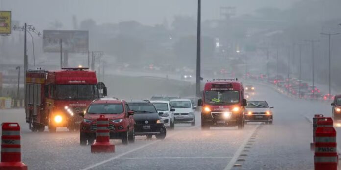 Rio Grande do Sul entra em alerta para tempestades intensas Rio Grande do Sul entra em alerta para tempestades intensas