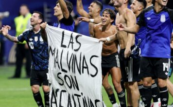 Ato de jogadores argentinos reacende debate sobre domínio das Malvinas Ato de jogadores argentinos reacende debate sobre domínio das Malvinas