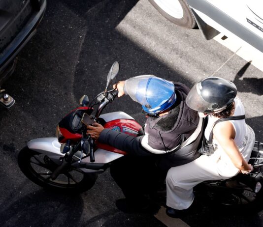 Justiça autoriza serviço de mototáxi em São Paulo Justiça autoriza serviço de mototáxi em São Paulo