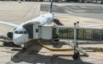 Anvisa atualiza regras de segurança sanitária para aviões e aeroportos MPF alerta para aumento do tráfico de pessoas no Brasil
