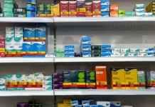 Saúde cria comitê para reduzir preço de medicamentos do SUS Saúde cria comitê para reduzir preço de medicamentos do SUS