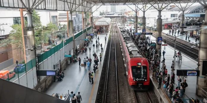 Após falhas, CPTM reassume operação de linhas privatizadas em SP Após falhas, CPTM reassume operação de linhas privatizadas em SP