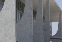 Em artigo no Washington Post, Lula critica política de taxas dos EUA Em artigo no Washington Post, Lula critica política de taxas dos EUA