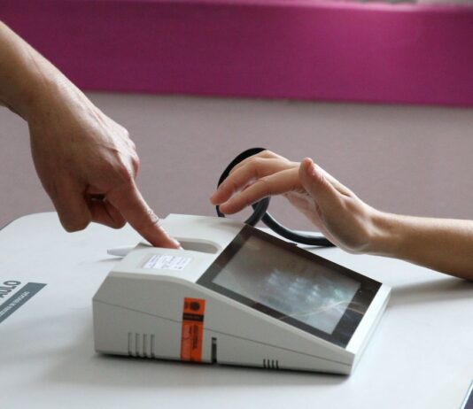 Biometria será usada nas eleições, mas não é obrigatória para votar Biometria será usada nas eleições, mas não é obrigatória para votar