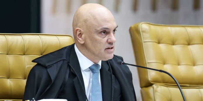 Moraes pede manifestação da PGR sobre recusa de Flávio em Moraes pede manifestação da PGR sobre recusa de Flávio em depor