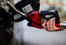 Gasolina terá 32% de etanol a partir de amanhã Gasolina terá 32% de etanol a partir de amanhã