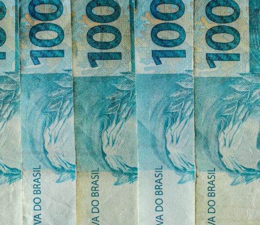 Caixa paga Bolsa Família de julho a beneficiários com NIS de final 4