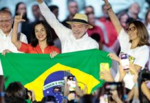 PT oficializa chapa Lula-Alckmin à reeleição presidencial PT oficializa chapa Lula-Alckmin à reeleição presidencial