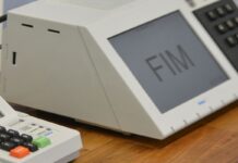 Urnas eletrônicas começam a ser enviadas para municípios em MG Urnas eletrônicas começam a ser enviadas para municípios em MG
