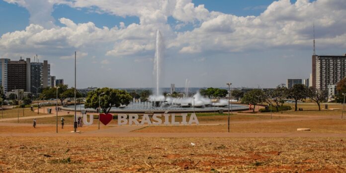 Umidade do ar varia entre 20% e 12% na região Umidade do ar varia entre 20% e 12% na região central do país