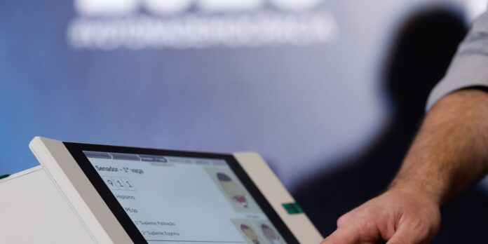 Campanha eleitoral nas ruas e na internet começa neste domingo Campanha eleitoral nas ruas e na internet começa neste domingo (14)