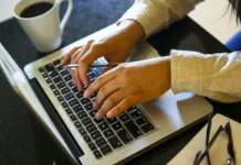 Programa financia qualificação profissional para jovens mulheres Programa financia qualificação profissional para jovens mulheres