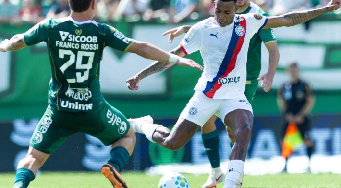 Brasileirão: Chapecoense busca empate com Bahia em jogo de seis gols Brasileirão: Chapecoense busca empate com Bahia em jogo de seis gols
