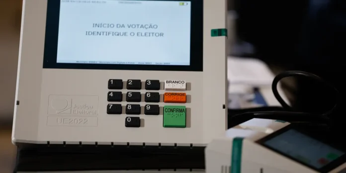 Presidenciáveis apresentam propostas de governo Presidenciáveis apresentam propostas de governo