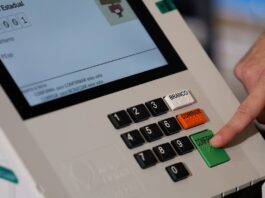 Prazo para eleitor pedir voto em trânsito termina nesta quinta-feira Prazo para eleitor pedir voto em trânsito termina nesta quinta-feira