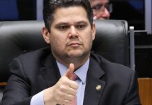 Alcolumbre envia PEC que prevê fim da escala 6×1 para CCJ do Senado Alcolumbre envia PEC que prevê fim da escala 6x1 para CCJ do Senado