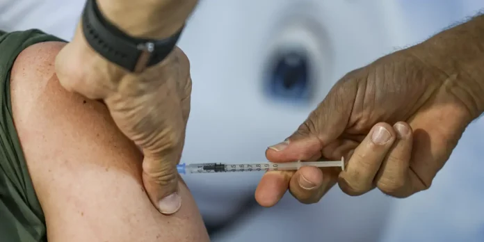 Dia D de vacinação acontece neste sábado contra mais de Dia D de vacinação acontece neste sábado contra mais de 20 doenças