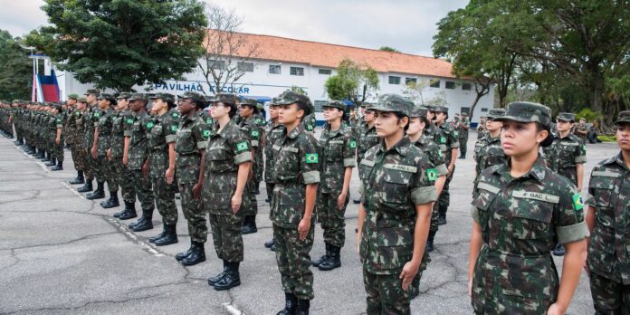Exército comemora Dia do Soldado com autoridades dos Três Poderes Exército comemora Dia do Soldado com autoridades dos Três Poderes